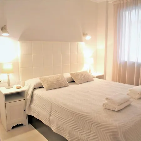 La Perla Apartment, Paradis Park, - Atico 1ª Linea - Solarium - Wifi - Piscina * La Pineda